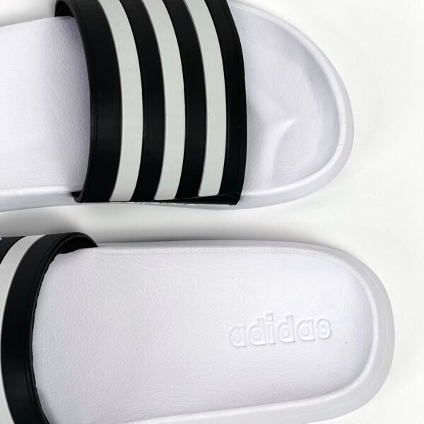 Sandalia adidas negra x blanco clásica