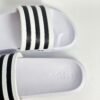 Sandalias adidas  blanca x negro clásica