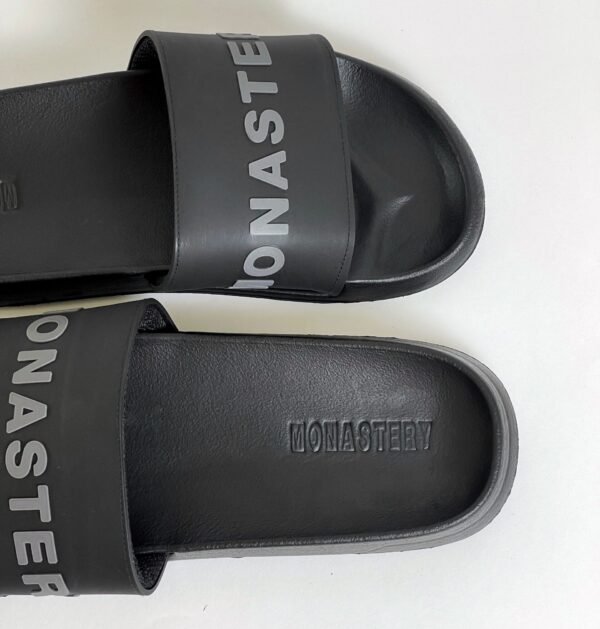 IMG_4783 Sandalias Monastery negro x gris esencial