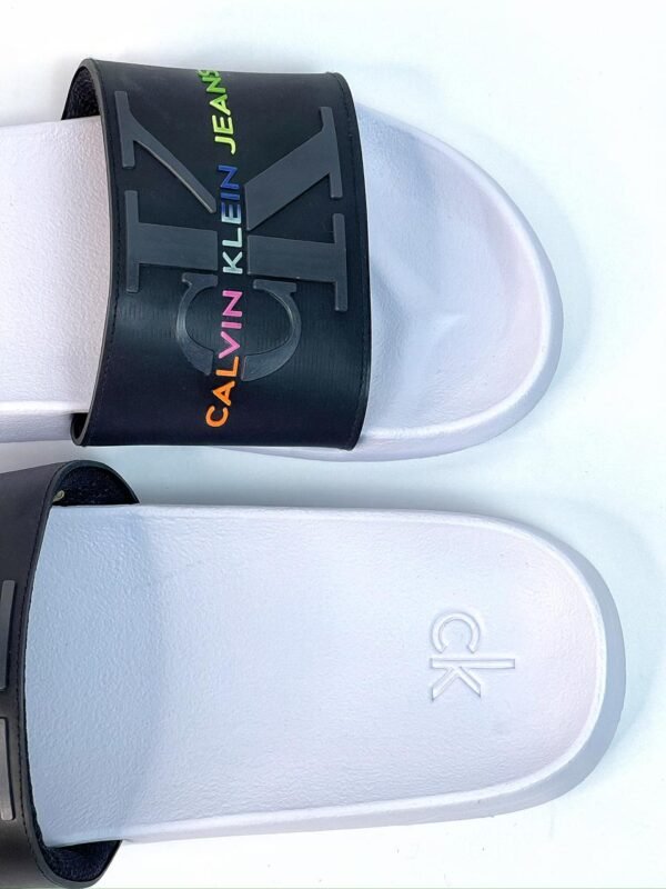 WhatsApp Image 2026-02-05 at 3.04.59 PM (2) Sandalias Calvin Klein negras